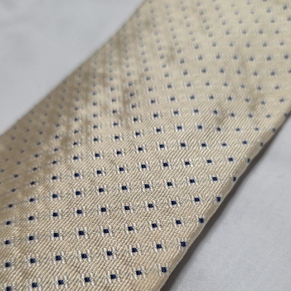 Banana Republic Vintage Cream Tie with Blue Dots